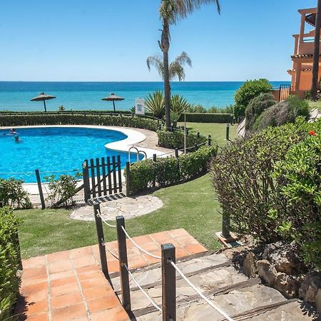 Fantastic Beachfront Apartment Estepona Eksteriør billede