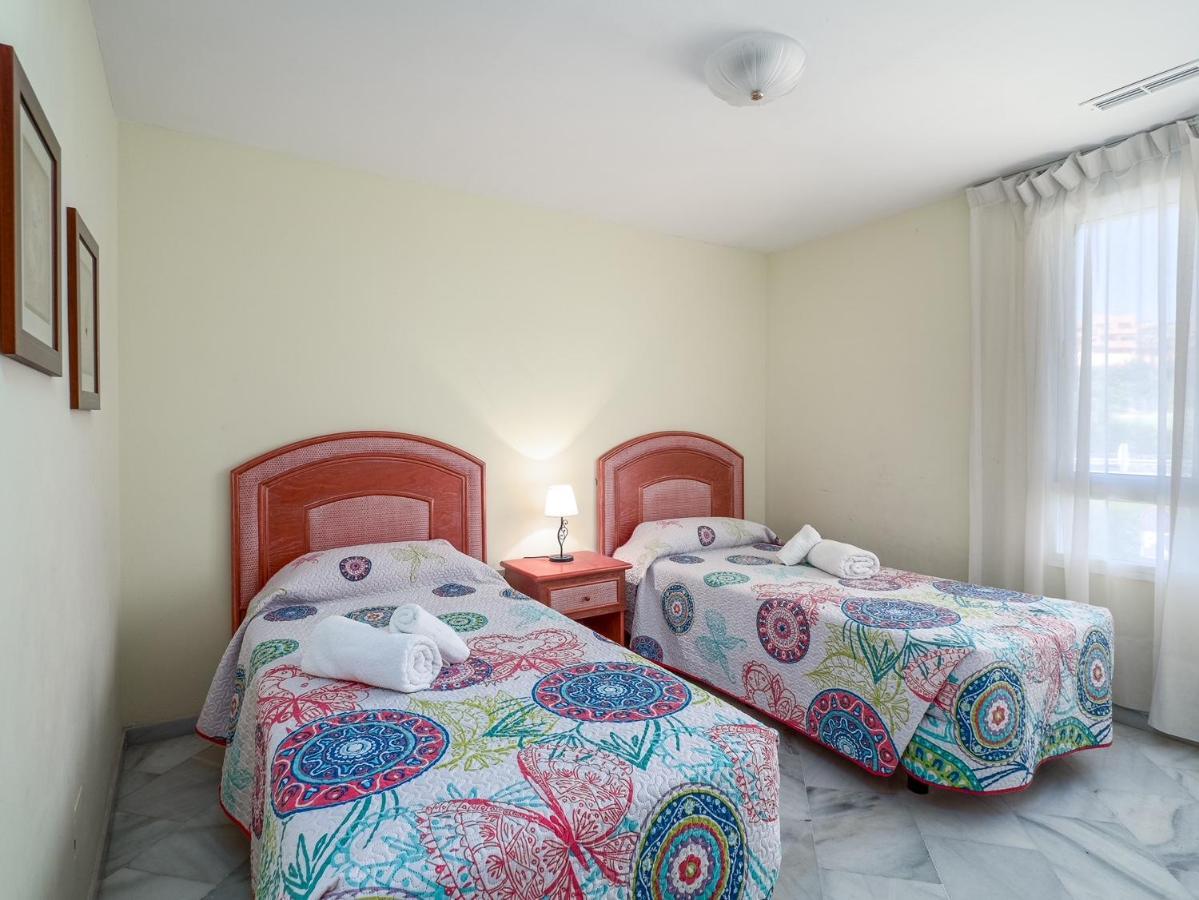 Fantastic Beachfront Apartment Estepona Eksteriør billede
