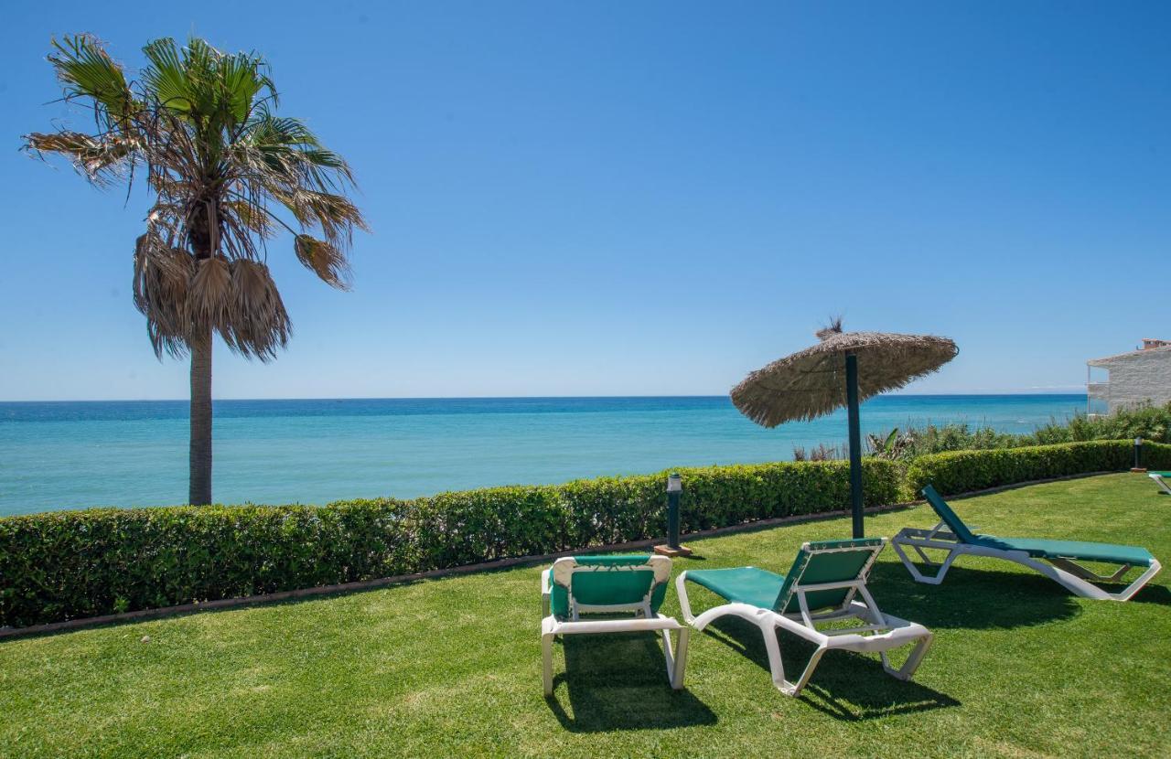 Fantastic Beachfront Apartment Estepona Eksteriør billede